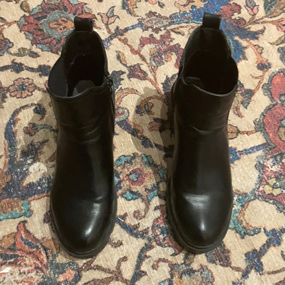SOLD Princess Polly DAMAGE BOOTS BLACK - Picture 7 of 8